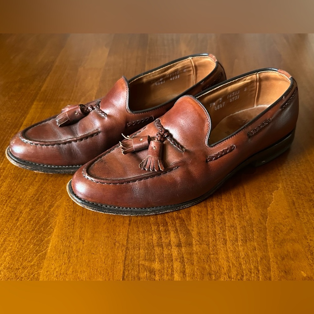 Allen Edmondsā¢leather tassel loafersā¢menās 9 1/2ā¢rich chestnut brownā¢made in USA